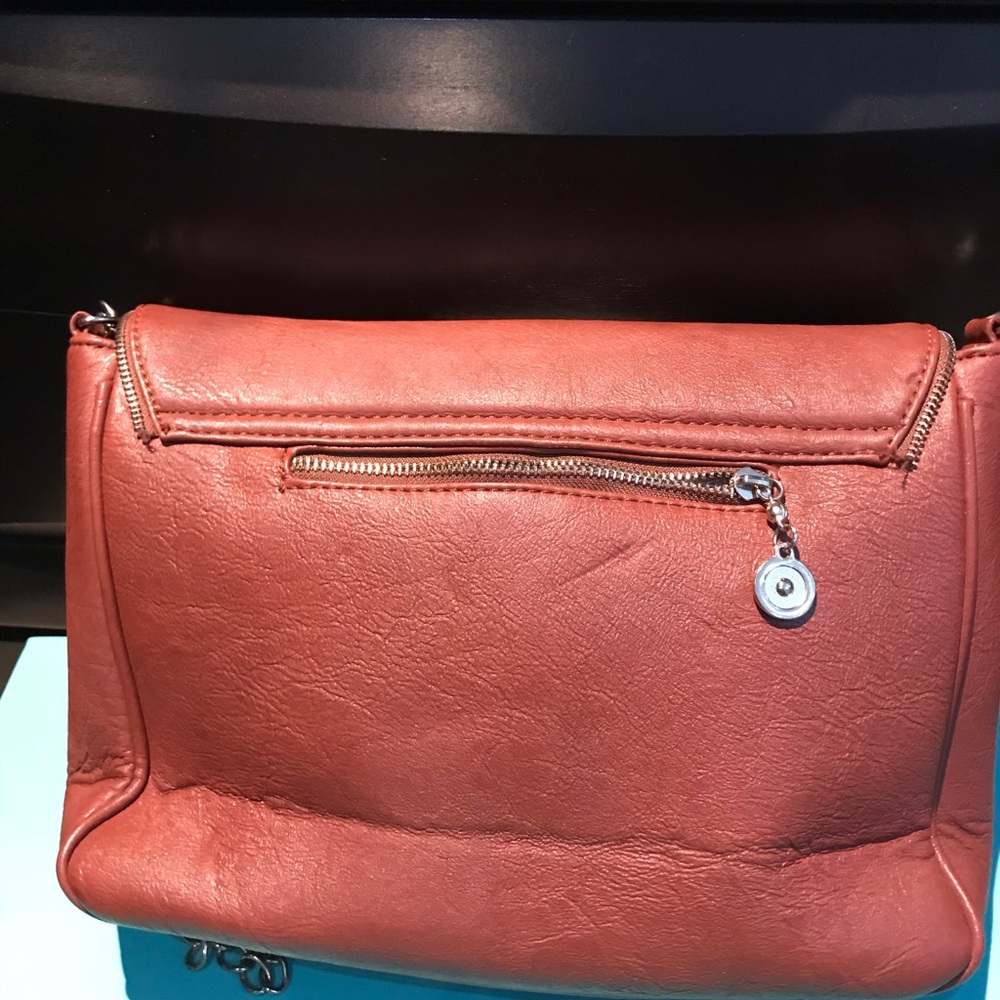 Crossbody - Picture 2 of 6